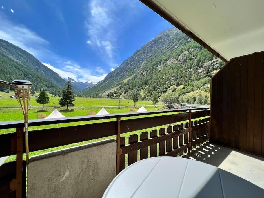 Pure Comfort! Entire Apartment With Abundant Space Near Zermatt With Parking! Täsch Eksteriør billede